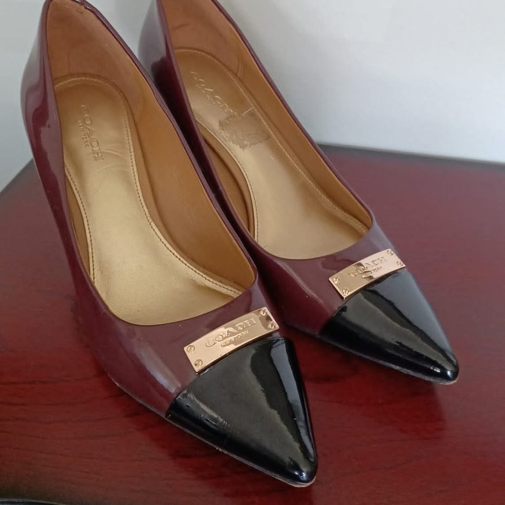 Coach  classic pumps